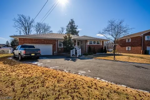 1015 Georgian Dr, Linden, NJ 07036