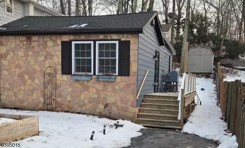 38 Geneva Trl, Hopatcong, NJ 07843