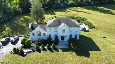 6 Rose Ln, Hackettstown, NJ 07840