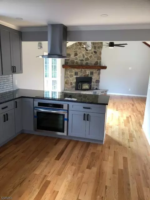 5 Warren Ln, Great Meadows, NJ 07838