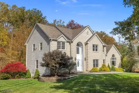 4 Waterview Ln, Randolph, NJ 07869