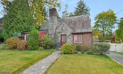 654 Suffern Rd, Teaneck, NJ 07666