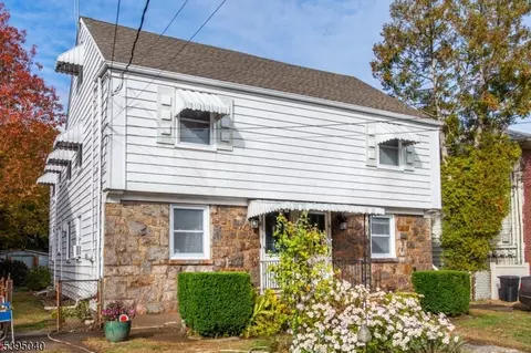 18 E 7th St, Clifton, NJ 07011