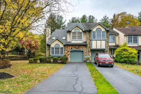29 Dorchester Dr, East Brunswick, NJ 08816