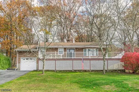 53 Castlewood Trl, Sparta, NJ 07871