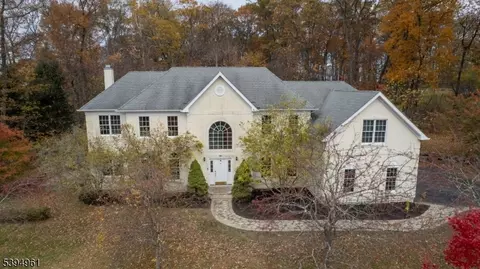 11 Southwind Dr, Flanders, NJ 07836