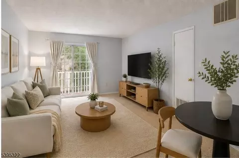 258 Kempsey Dr, North Brunswick Twp, NJ 08902