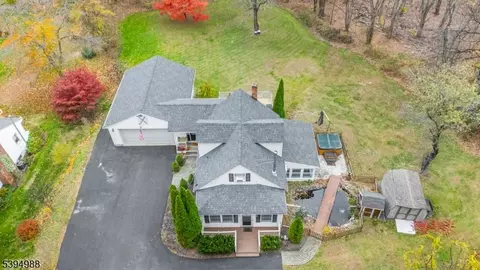4475 Rudetown Rd, Hamburg, NJ 07419