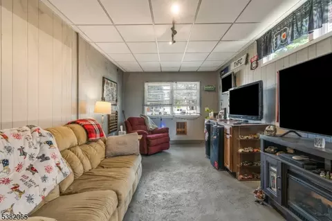 138 Runyon Ave, Middlesex, NJ 08846 photo 14