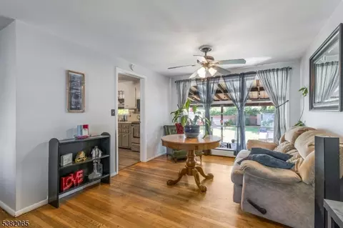 138 Runyon Ave, Middlesex, NJ 08846 photo 6