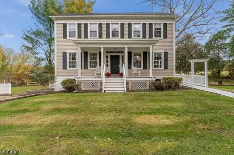 383 Pittstown Rd, Pittstown, NJ 08867
