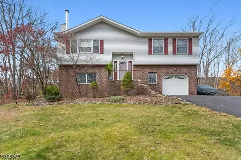 7 Dover Milton Rd, Oak Ridge, NJ 07438