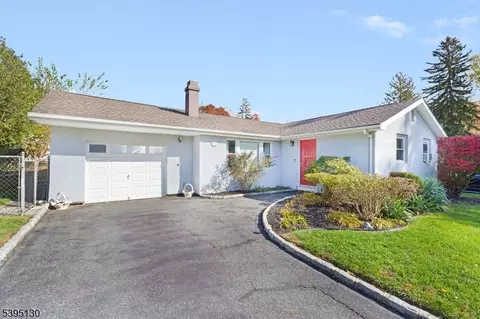 20 Dogwood Dr, Denville, NJ 07834