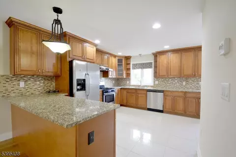 12 Pulaski Pl, Hackensack, NJ 07601 photo 6