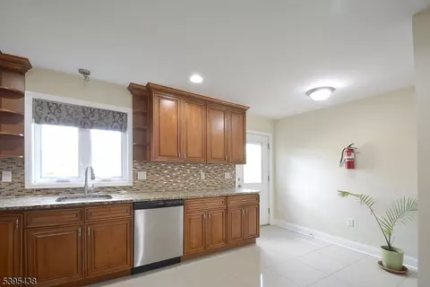 12 Pulaski Pl, Hackensack, NJ 07601 photo 8