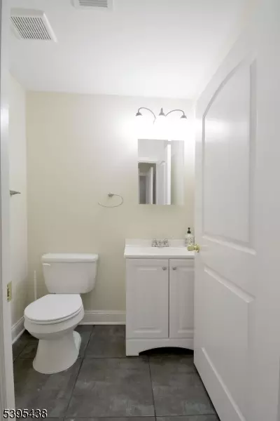 12 Pulaski Pl, Hackensack, NJ 07601 photo 9