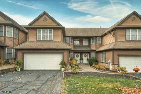 13 Havenhill Rd, Hamburg, NJ 07419