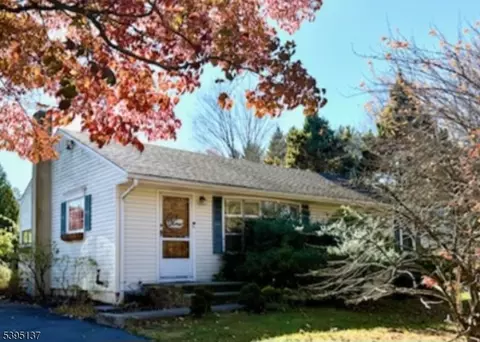 148 Eyland Ave, Succasunna, NJ 07876