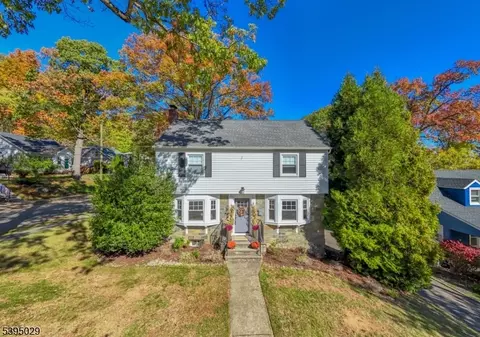 54 Howard St, Verona, NJ 07044