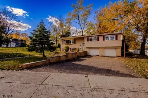 1 Hallo St, Edison, NJ 08837