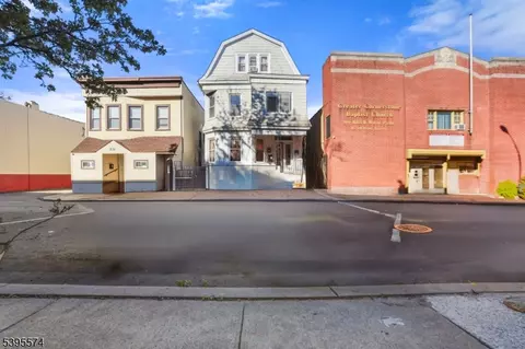 233 N 18th St, East Orange, NJ 07017