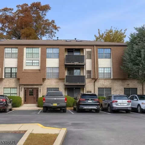 660-672 N Broad St #19, Elizabeth, NJ 07208