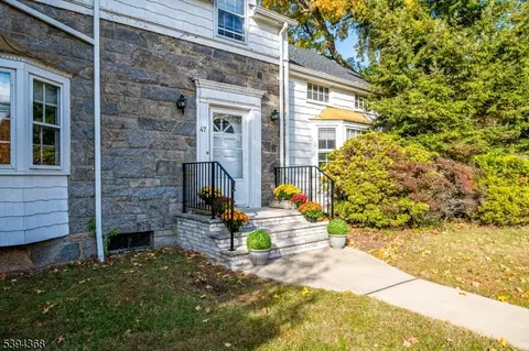 47 Clive St, Metuchen, NJ 08840