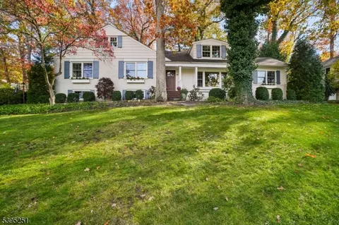 34 Sweetbriar Rd, Summit, NJ 07901