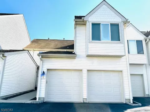 6 Hancock Ct, Montville, NJ 07045