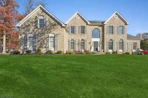 9 Stires Way, Union Twp, NJ 08867