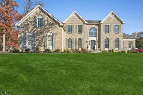9 Stires Way, Union Twp, NJ 08867
