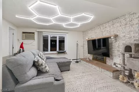 88 Hinchman Ave, Wayne, NJ 07470 photo 20