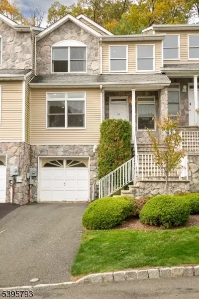 58 Autumn Ridge Rd, Morris Plains, NJ 07950