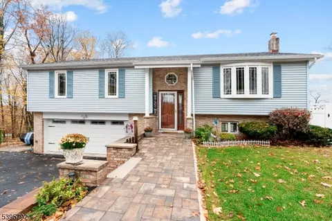51 Summit Ave, Mount Arlington, NJ 07856