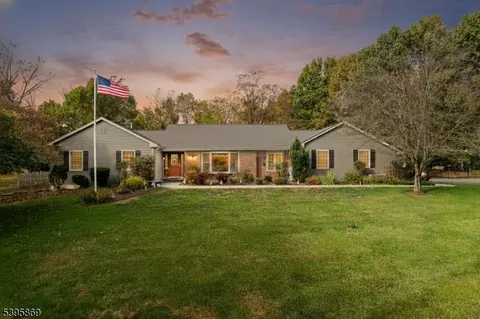 5 Alice Ct, Blairstown, NJ 07825