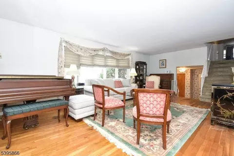 63 Eleron Pl, Wayne, NJ 07470 photo 6