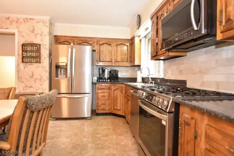 63 Eleron Pl, Wayne, NJ 07470 photo 12