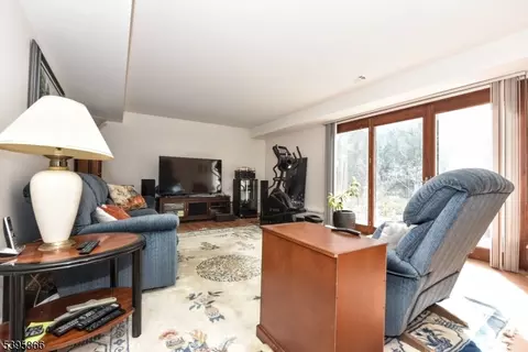63 Eleron Pl, Wayne, NJ 07470 photo 19