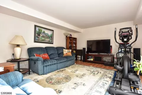 63 Eleron Pl, Wayne, NJ 07470 photo 20