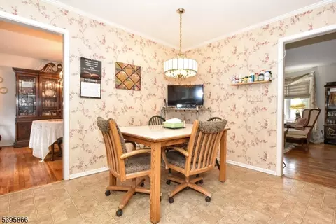 63 Eleron Pl, Wayne, NJ 07470 photo 11