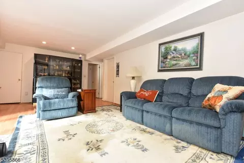 63 Eleron Pl, Wayne, NJ 07470 photo 21