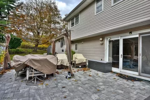 63 Eleron Pl, Wayne, NJ 07470 photo 25
