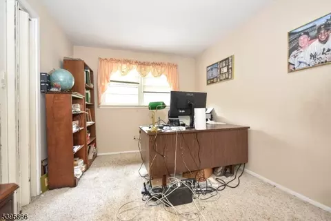 63 Eleron Pl, Wayne, NJ 07470 photo 18