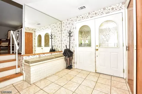 63 Eleron Pl, Wayne, NJ 07470 photo 4