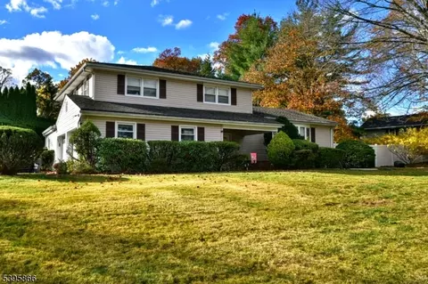 63 Eleron Pl, Wayne, NJ 07470 photo 2