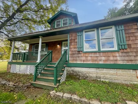 339 W Mill Rd, Long Valley, NJ 07853