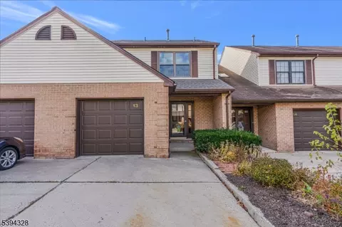 13 Jennifer Ct, Lebanon, NJ 08833