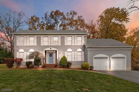 14 Braemar Ct, Parsippany, NJ 07054