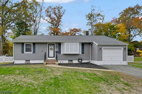 9 Craydon St, Morris Plains, NJ 07950