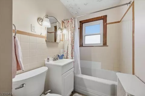 Bath - 161 Bryans Rd, Hampton, NJ 08827 photo 1 of 2